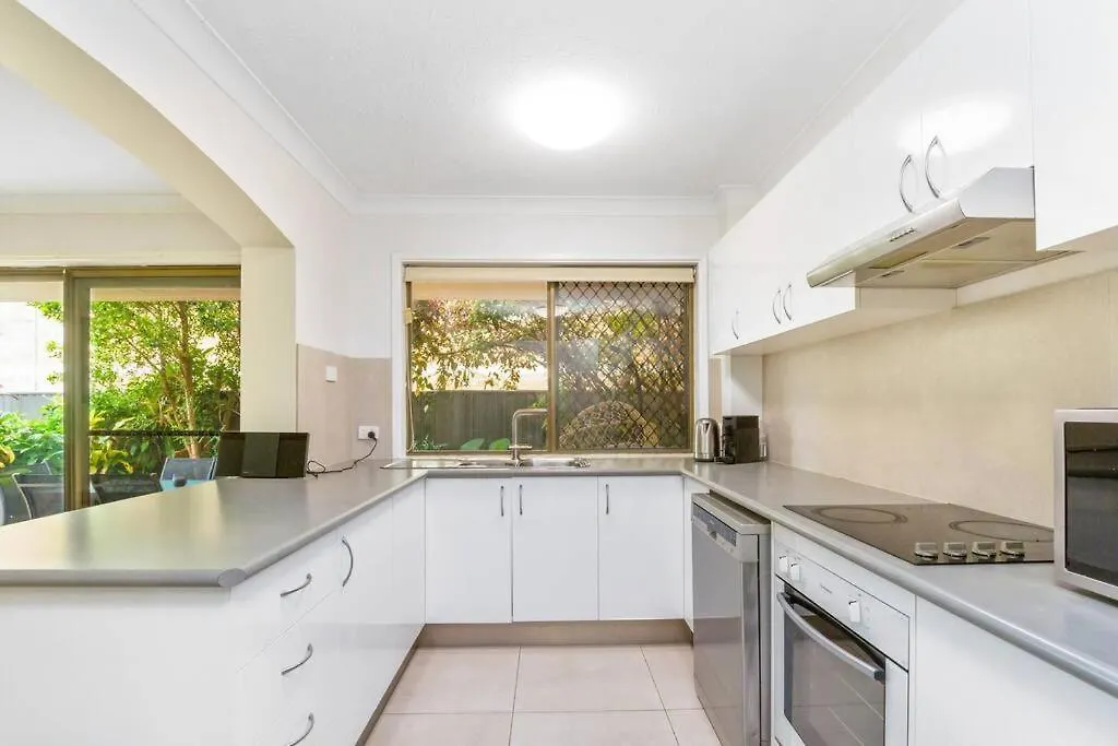 Paradise Villas- Villa 1 Gold Coast Apartment